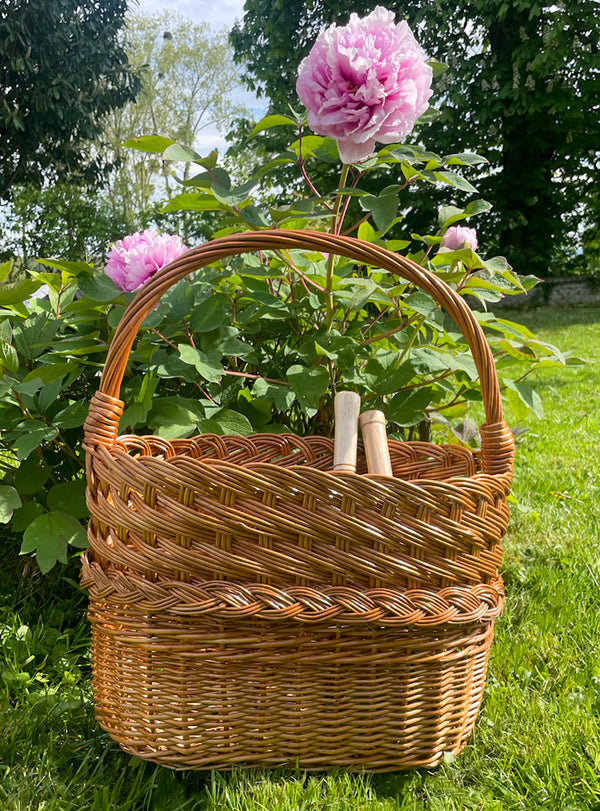 Panier en osier tressé